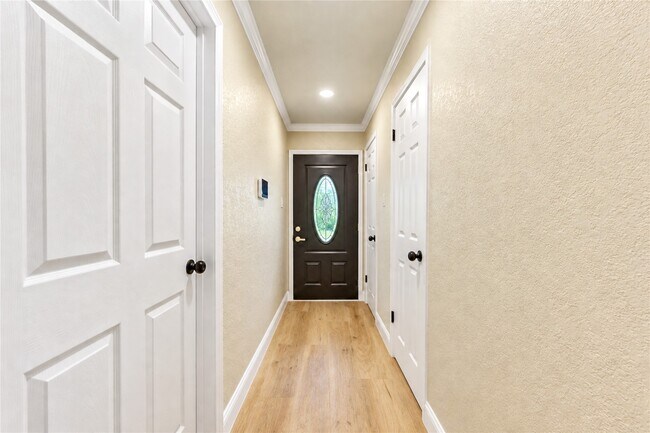 Foto del edificio - 4911 Fairdale St