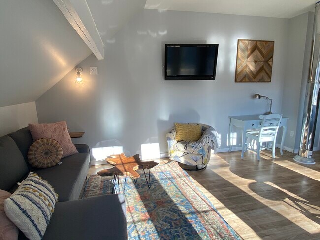 Living/office area - 124 Meacham St