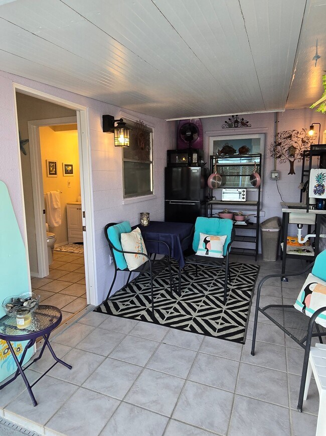 Foto del edificio - 440 Driftwood Rd