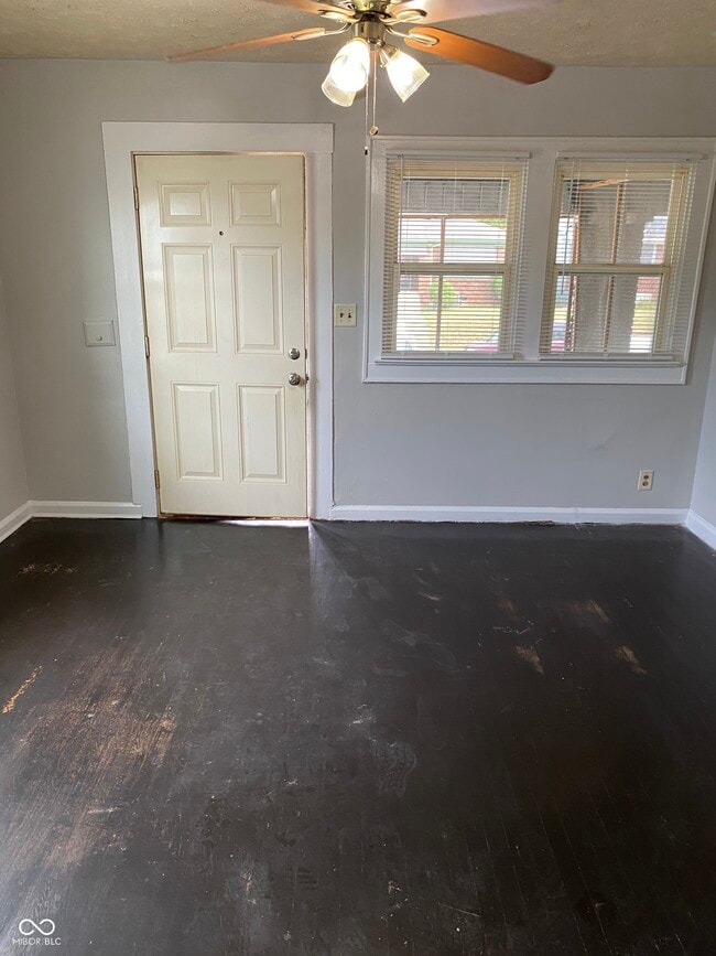 Building Photo - 856 N Bradley Ave