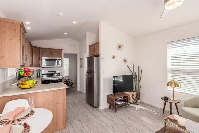 Building Photo - 9985 N Pinal Ave