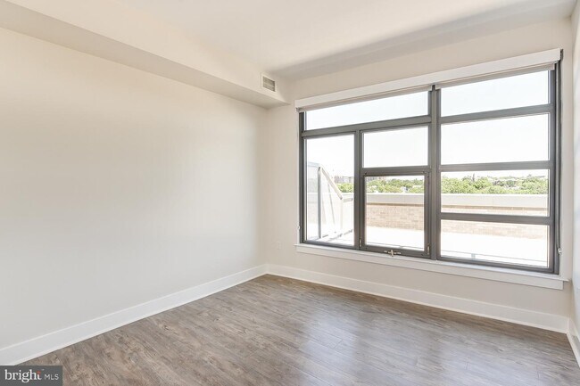 Foto del edificio - 901 H St NE