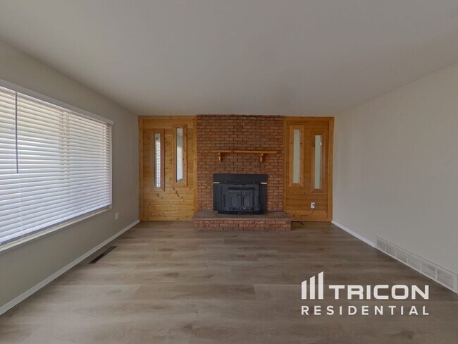 Foto del edificio - 6782 Dale Rd