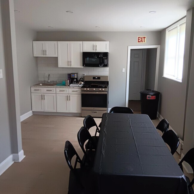 Foto del edificio - 2401 N Reese St