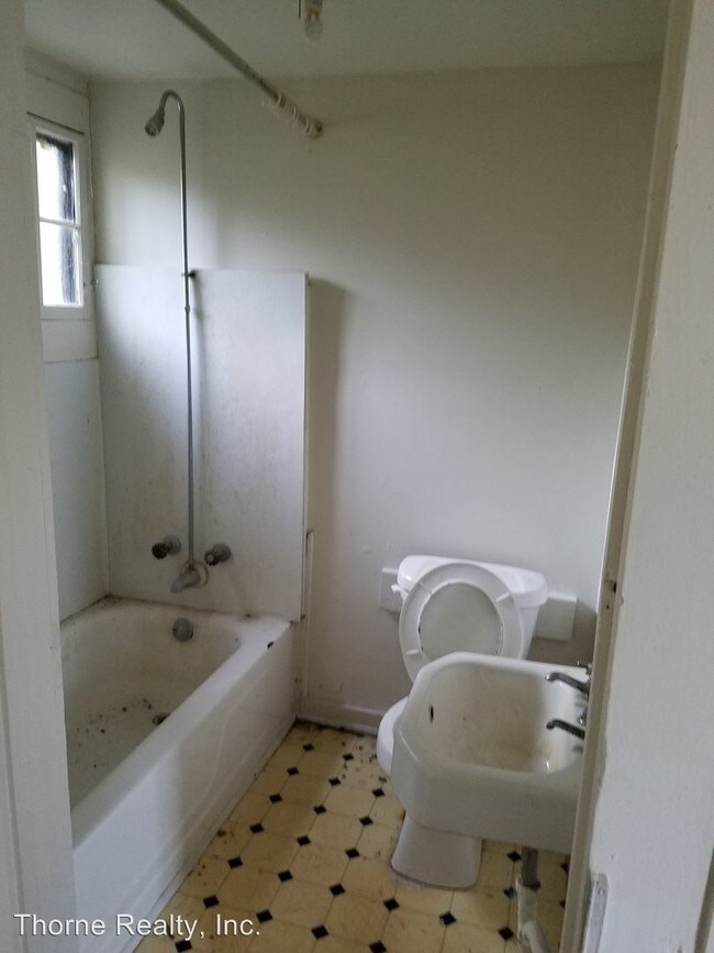 Foto del edificio - 319 E Holly St