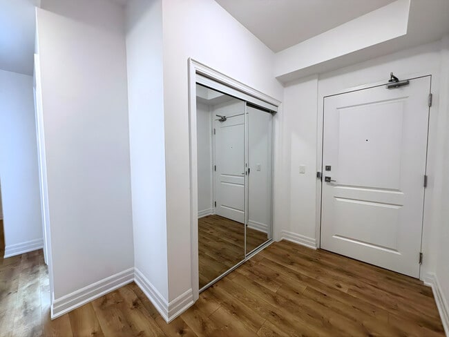 Building Photo - 81 Robinson St