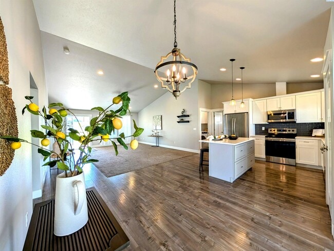 Building Photo - 4 BED HOME FOR RENT IN BENTON CITY MOVE-IN...