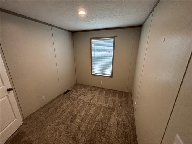 Building Photo - 38 Grant St