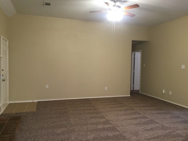 Foto del edificio - 717 Flagstone Way