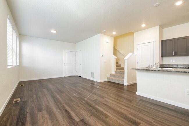 Building Photo - Inviting 3-Bedroom Townhome in Thornton, CO