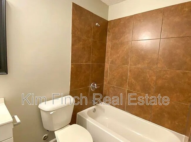 Foto del edificio - 3845 Shadow Oaks Pkwy