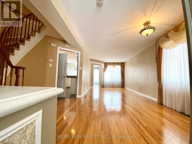 Building Photo - 684 Wild Shore Cres