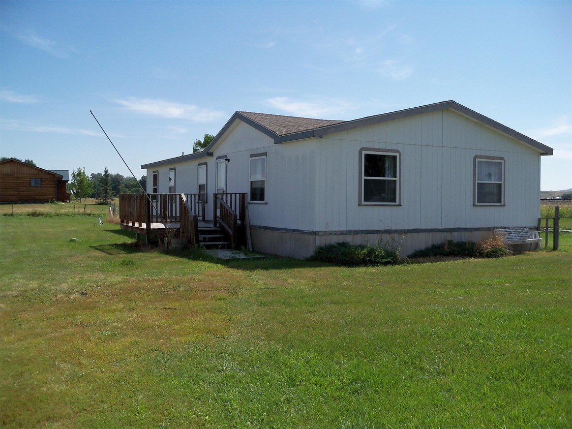 1911 Stanhope Rd, Huntley, MT 59037 House Rental in Huntley, MT