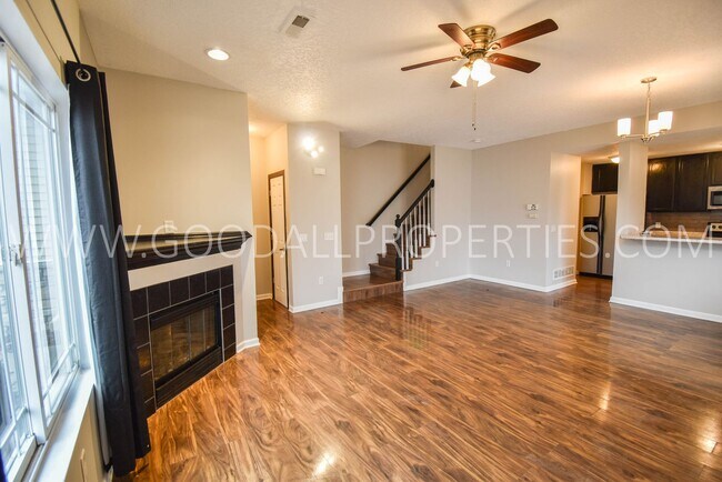 Foto del edificio - 3 Bedroom 2.5 Bathroom End Unit Townhome i...