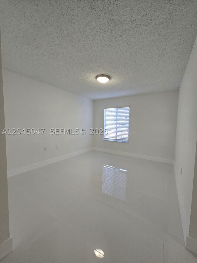 Foto del edificio - 595 Vista Isles Dr