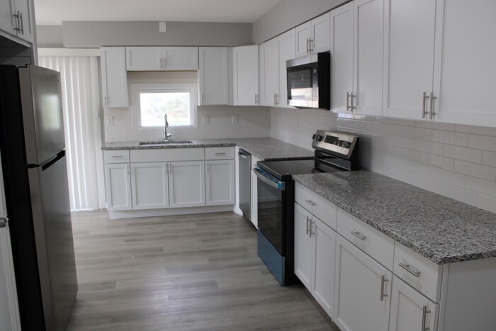 Foto principal - Unique Rental in Grandview with 3 bay gara...