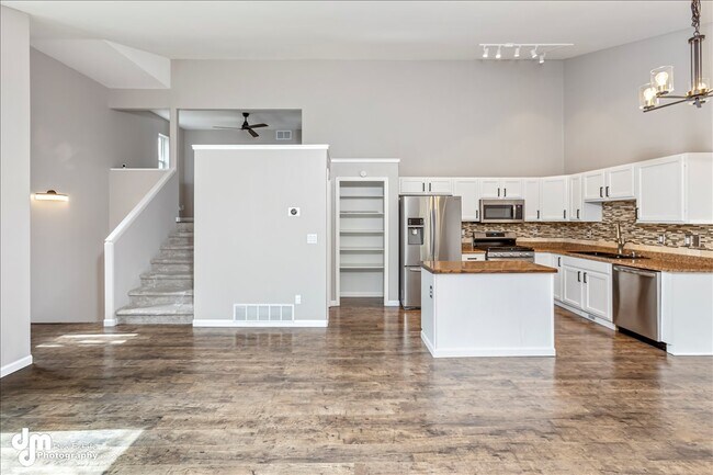 Foto del edificio - 8973 Northwood Park Cir