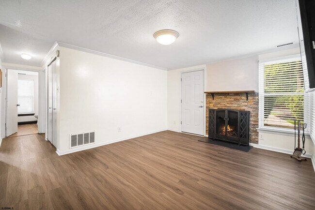 Building Photo - 73 Pheasant Meadow Dr