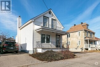 Building Photo - 303 Shakespeare St