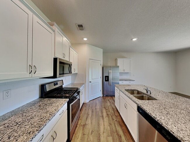 Building Photo - 39 Empire Ln