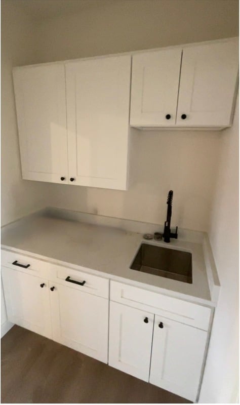 Building Photo - 412 W 4th St