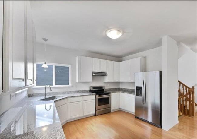 Building Photo - 756 Thunder Hill Dr