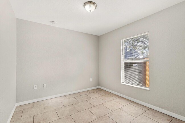 Foto del edificio - 3 Bedroom Home