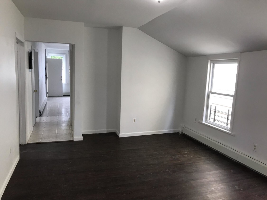 Primary Photo - 225 17th Ave