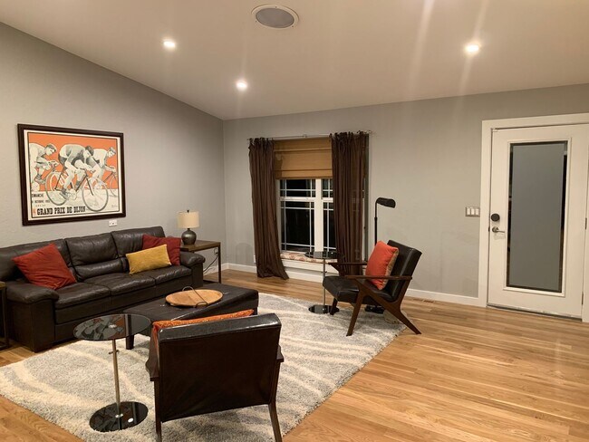 Foto del edificio - Wonderful 4BD/3BA Home in Louisville! Avai...