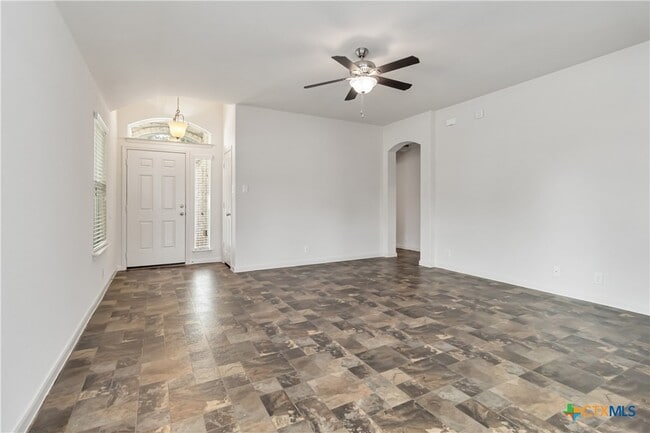 Building Photo - 421 Capistrano Dr