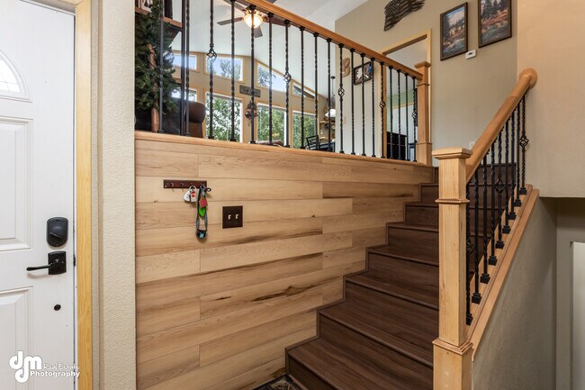 Foto del edificio - 10230 Crest View Ln