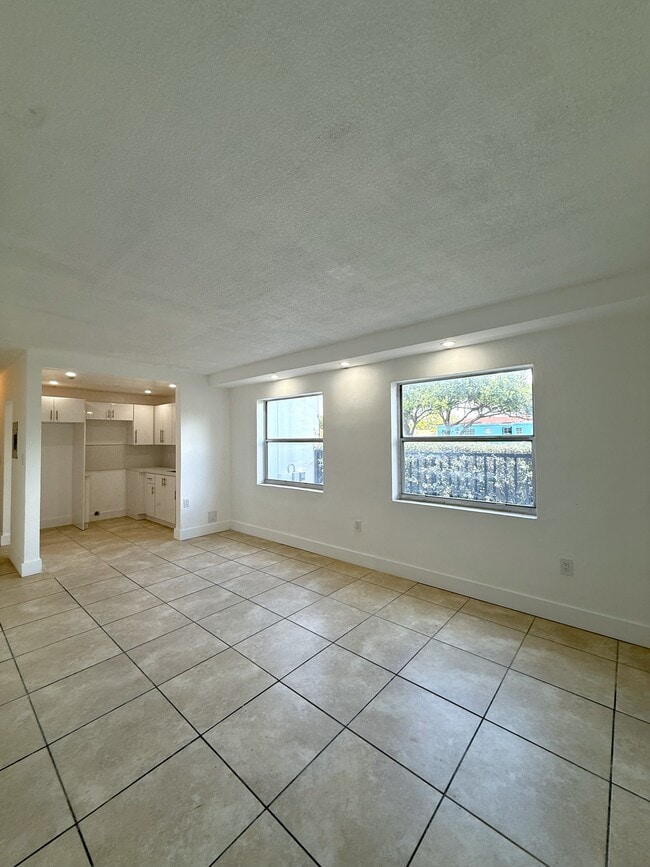 Livingroom - Alhambra Apartments