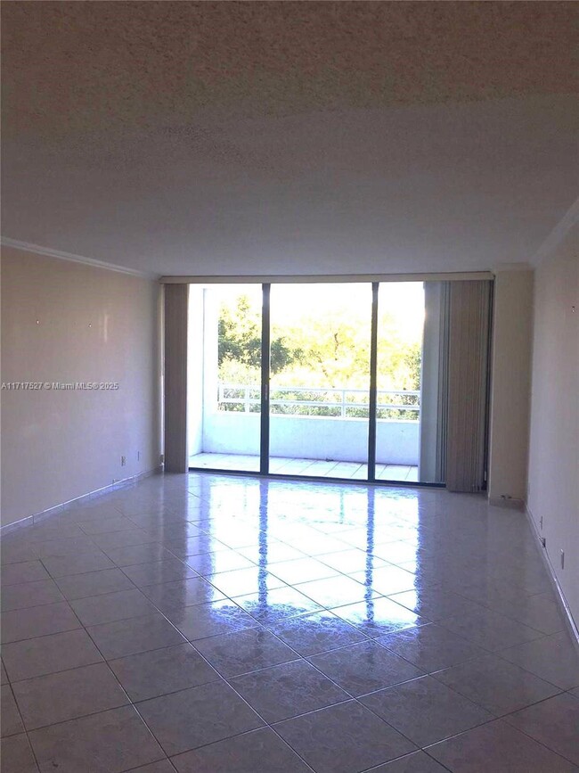 Foto del edificio - 20355 NE 34th Ct