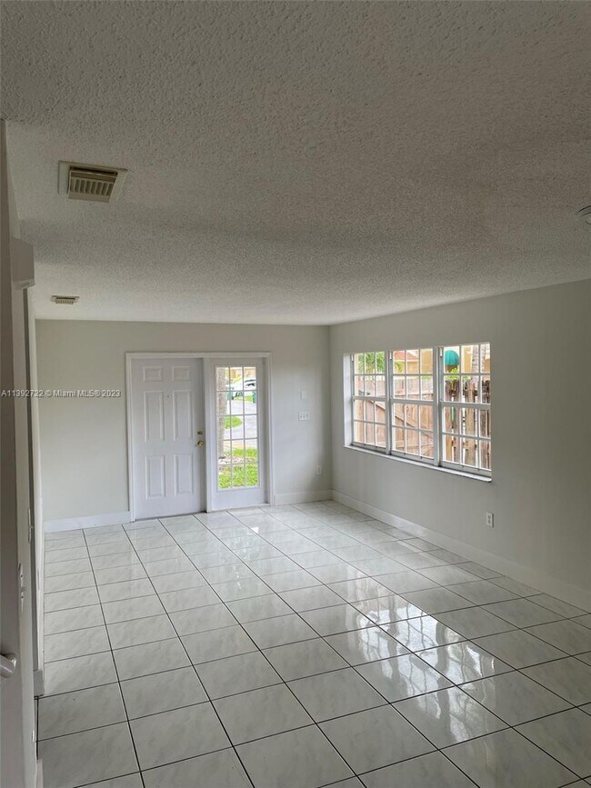 6831 SW 158th Ct, Miami, FL 33193 Townhome Rentals in Miami FL