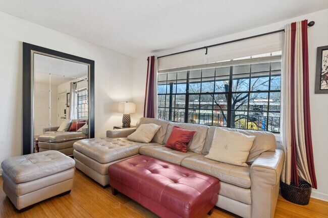 Building Photo - Price Reduced! Downtown Durham! 1bd/1ba Tr...