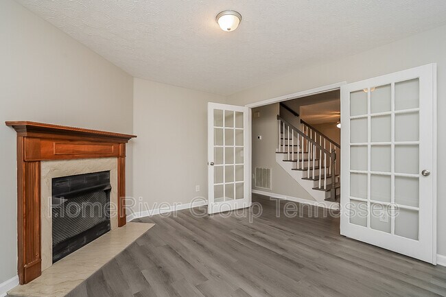 Building Photo - 804 Highland Dr