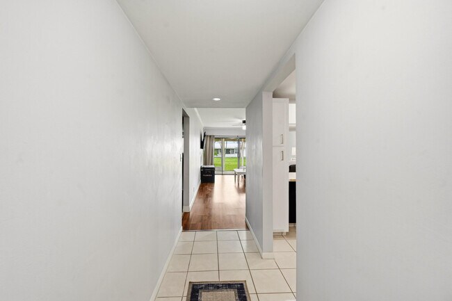 Foto del edificio - 2181 Woolbright Rd