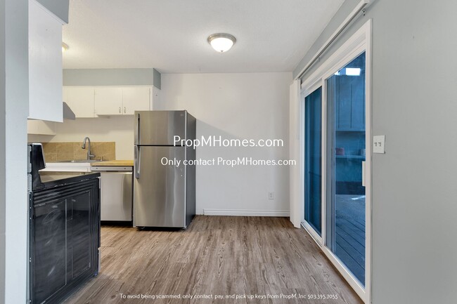 Building Photo - Charming Two Bedroom Unit in the Heart of ...