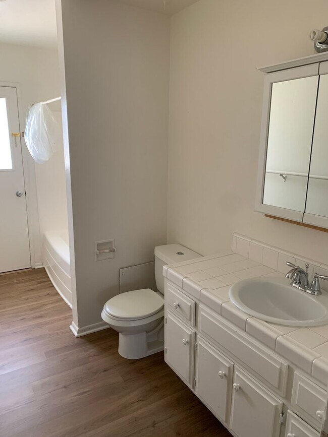 Foto del edificio - Ellwood Beach 4 Bedroom Home