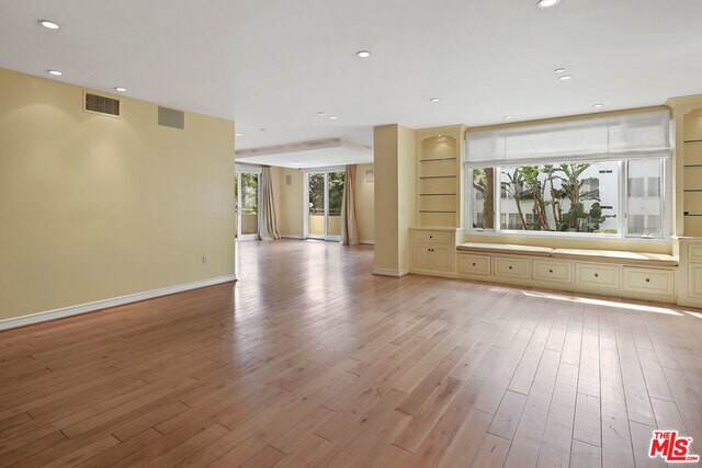 Foto del edificio - 130 N Swall Dr