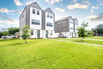 Building Photo - 3513 S Hills Ave