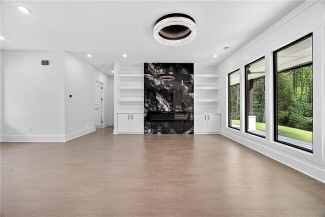 Building Photo - 127 Deer Cyn Dr