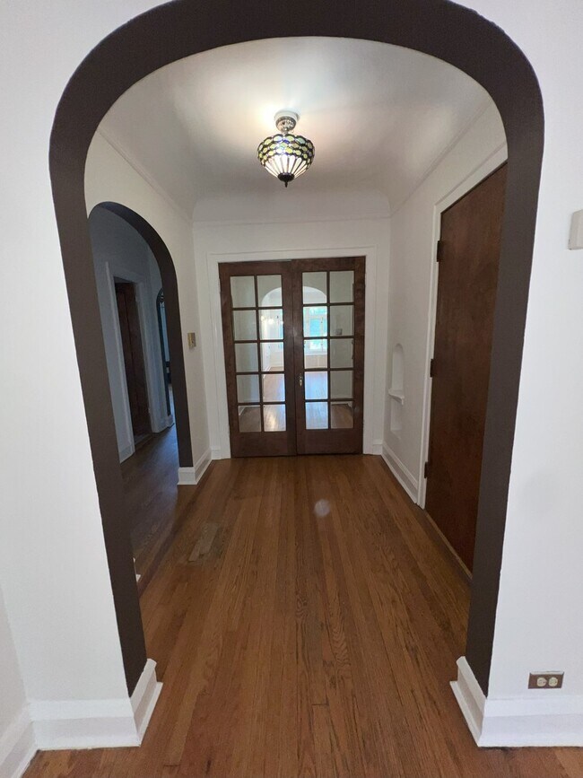 Foto del edificio - 2206 W Granville Ave