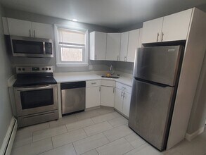 Building Photo - 433 B Sea St