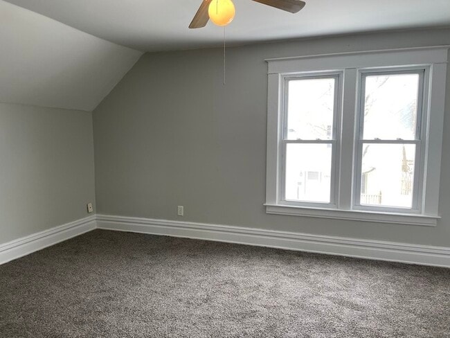 Building Photo - Large 3 bedroom home for rent!