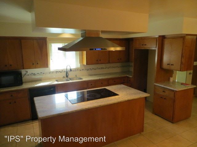Building Photo - 33856 Avenue 9