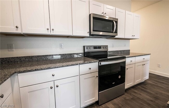 Building Photo - 12749 Epperly St