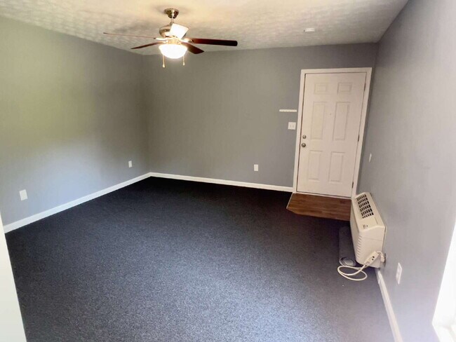 Foto del edificio - 2 Bed 1 Bath Apartment in Fair Play