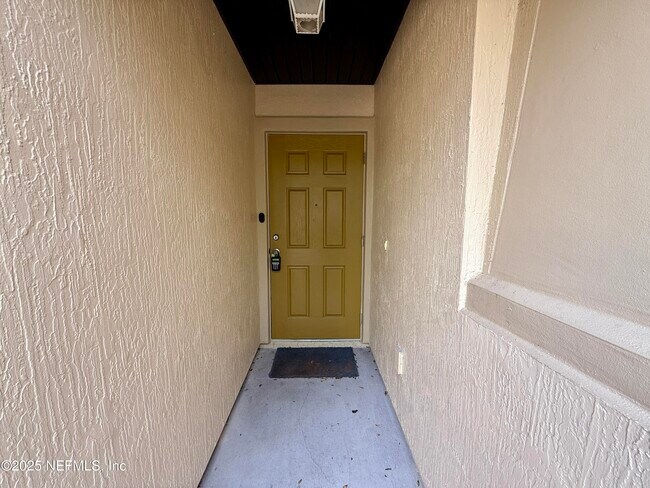 Foto del edificio - 7764 Playschool Ln