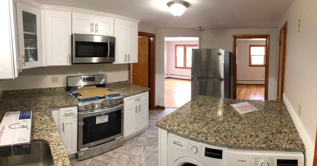 155 Main St Unit 2R, Grafton, MA 01560 Room for Rent in Grafton, MA